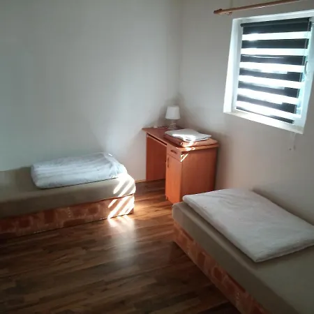 度假居 Na Cervene Louce 3- Economy Class 海布